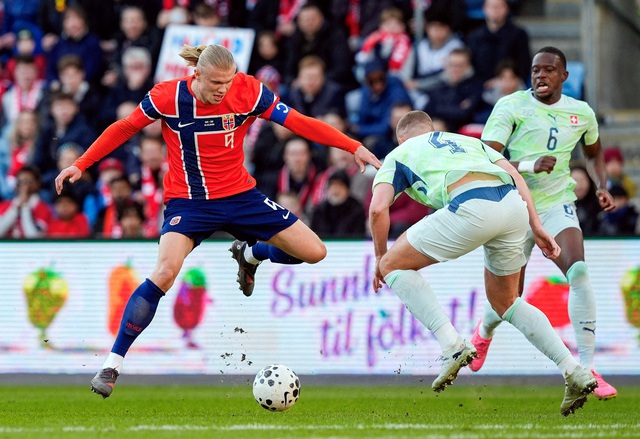 Haaland và Odegaard mang theo giấc mơ World Cup của Na Uy, gặp Iraq lúc mấy giờ?- Ảnh 2. Haaland và Odegaard mang theo giấc mơ World Cup của Na Uy, gặp Iraq lúc mấy giờ?- Ảnh 2.