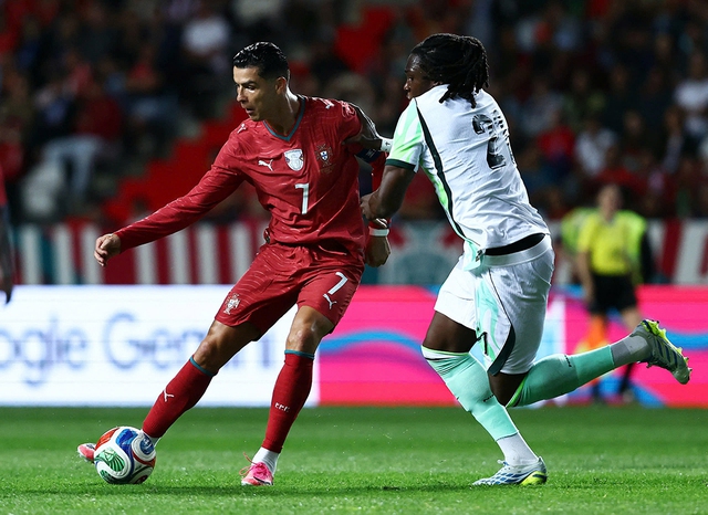 Bồ Đào Nha - Congo (0 giờ ngày 18.6, trực tiếp trên VTV): Chờ mở màn bùng nổ của Ronaldo- Ảnh 1. Bồ Đào Nha - Congo (0 giờ ngày 18.6, trực tiếp trên VTV): Chờ mở màn bùng nổ của Ronaldo- Ảnh 1.