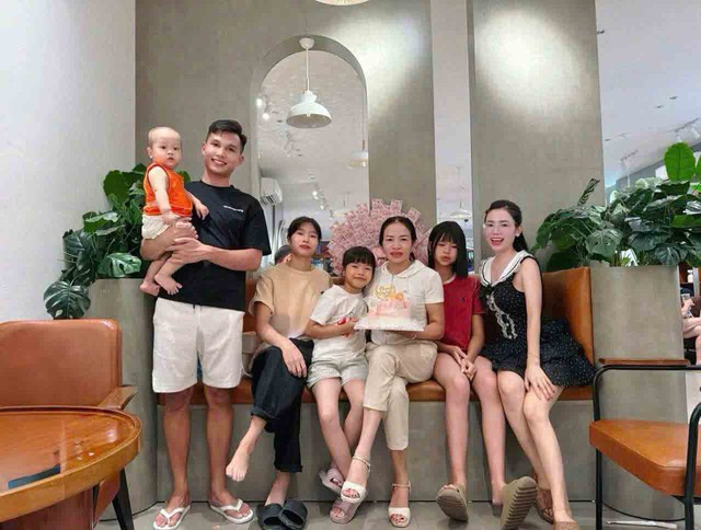  Nhật ký làm cha “triệu view” - Ảnh 2.