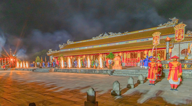 Đ&aacute;nh thức ho&agrave;ng cung huyền ảo- Ảnh 7.