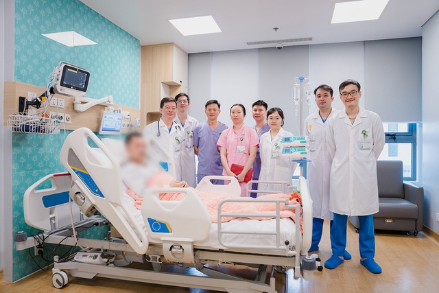 Đột ngột ngừng tim, người bệnh được cứu sống nhờ báo động toàn viện- Ảnh 4. Đột ngột ngừng tim, người bệnh được cứu sống nhờ báo động toàn viện- Ảnh 4.