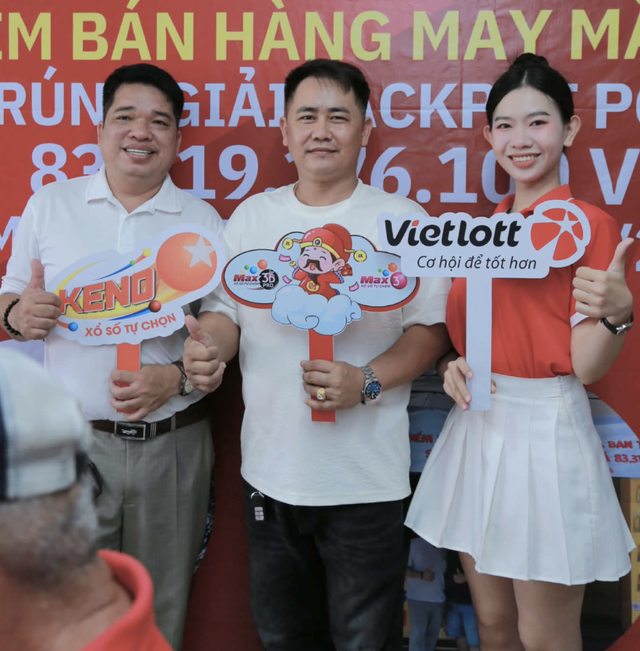 Đại lý TP.HCM bán trúng 83 tỉ lại báo tin vui cho khách trúng số miền Nam - Ảnh 2.
