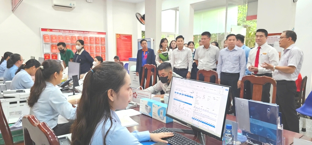 Xã Củ Chi ra mắt mô hình "Một cửa kinh doanh số" hỗ trợ người dân - Ảnh 2.
