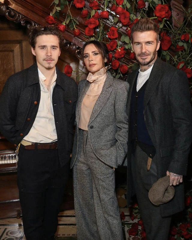 Brooklyn Beckham bị chỉ trích 'kiếm tiền trên nỗi đau gia đình' - Ảnh 1.