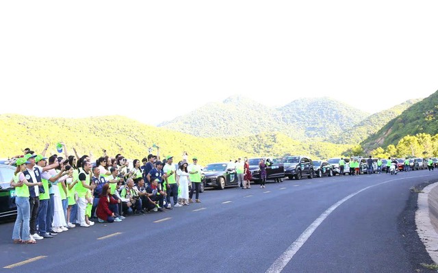 Caravan 'Trở về tuổi thơ tôi' dành hơn 2 tỉ đồng cho chuyến hành trình nhân ái- Ảnh 4.