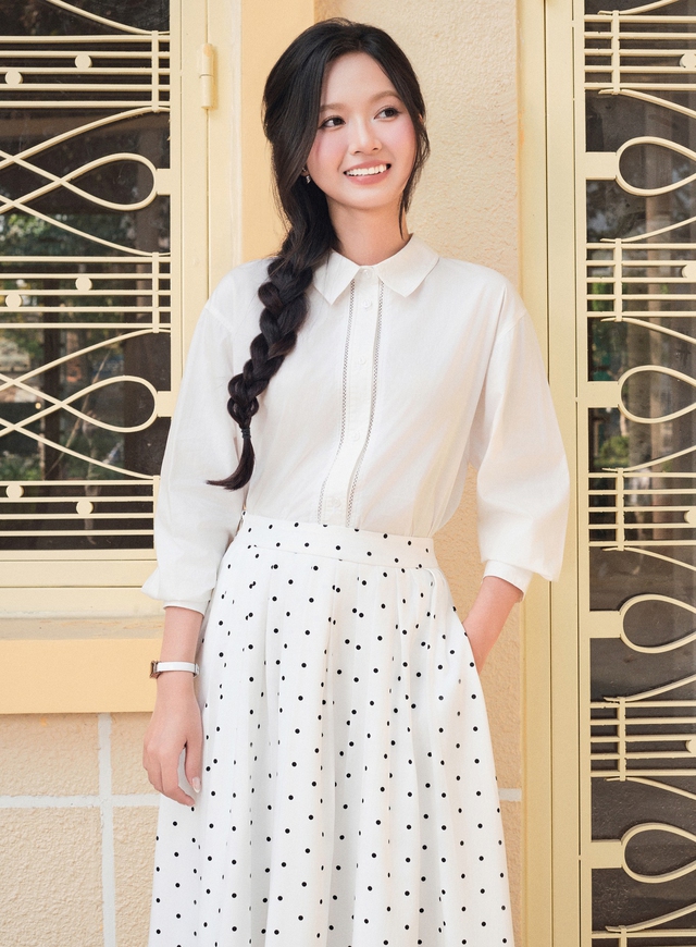 Phối đồ với sơ mi nữ mùa hè: 7 ngày 7 phong cách mát rượi, sang chảnh- Ảnh 4. Phối đồ với sơ mi nữ mùa hè: 7 ngày 7 phong cách mát rượi, sang chảnh- Ảnh 4.