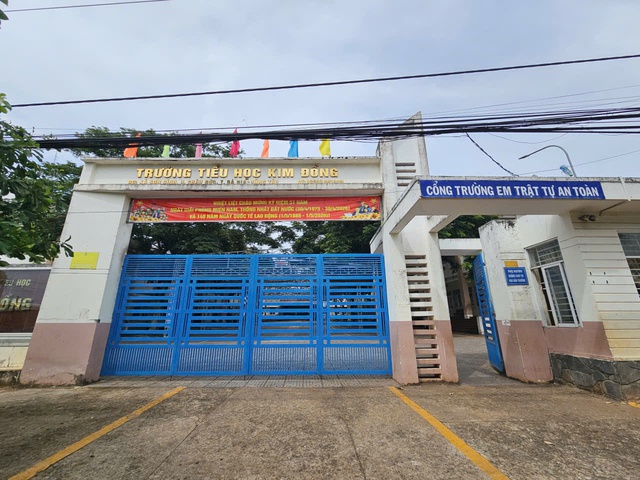 Hiệu trưởng không dạy nhưng vẫn nhận tiền đứng lớp bị kỷ luật - Ảnh 1.