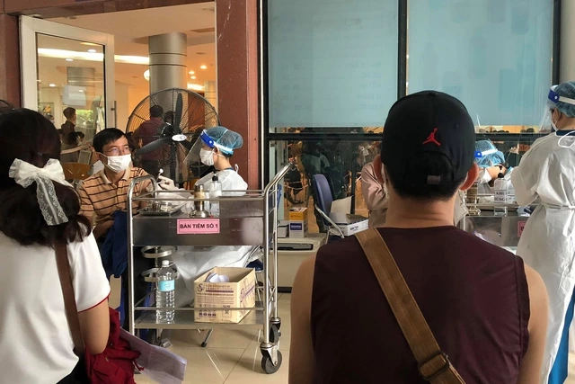 Vaccine 'toàn năng' do AI thiết kế lần đầu vượt qua thử nghiệm trên người - Ảnh 1.
