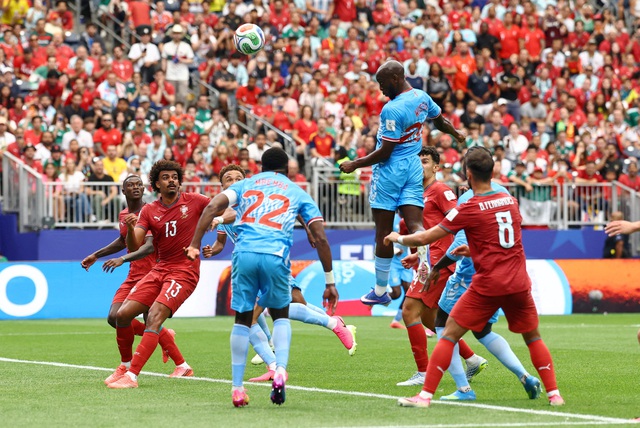 Kinh ngạc nhân vật đặc biệt khiến Bồ Đào Nha và Ronaldo ‘vỡ mộng’ ngày ra quân: Từng bị tạt a xít- Ảnh 1. Kinh ngạc nhân vật đặc biệt khiến Bồ Đào Nha và Ronaldo ‘vỡ mộng’ ngày ra quân: Từng bị tạt a xít- Ảnh 1.