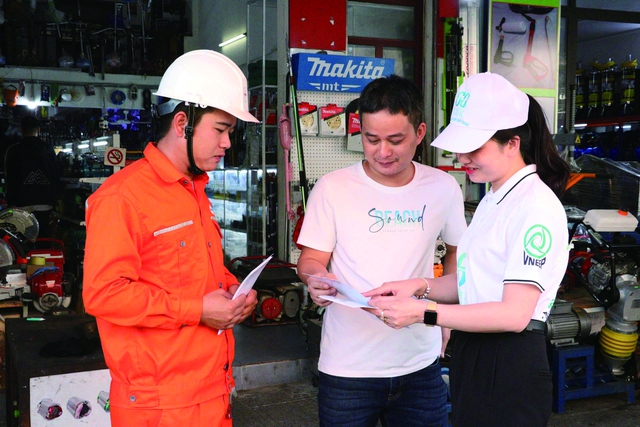 PC Quảng Trị: Tăng tốc đầu tư xây dựng, chủ động đảm bảo điện mùa cao điểm - Ảnh 2.