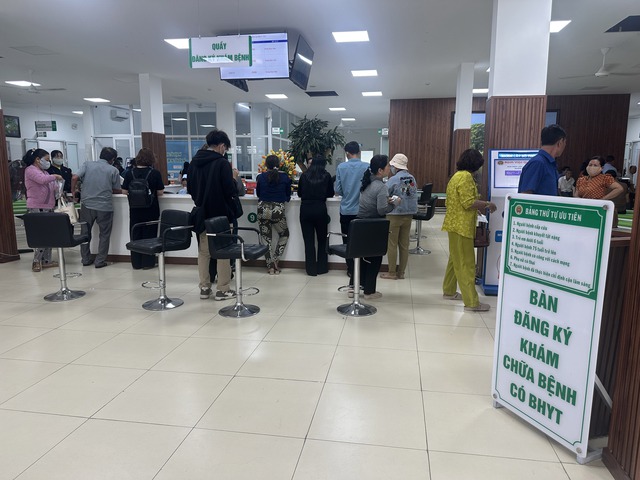 Bệnh viện Qu&acirc;n y 121 nỗ lực cứu sống cụ &ocirc;ng 100 tuổi- Ảnh 5.