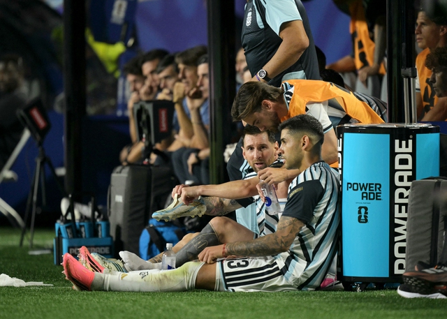 HLV Scaloni ngất ngây hạnh phúc: ‘Không còn từ ngữ nào nữa để miêu tả Messi’- Ảnh 3. HLV Scaloni ngất ngây hạnh phúc: ‘Không còn từ ngữ nào nữa để miêu tả Messi’- Ảnh 3.