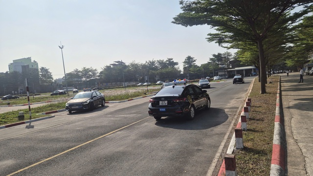 Thi bằng lái ô tô thời gian tới: 50 câu lý thuyết, chạy đường trường 5 km... - Ảnh 1.