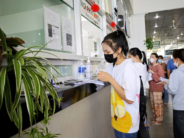 TP.HCM chốt gi&aacute; kh&aacute;m sức khỏe to&agrave;n d&acirc;n, kh&ocirc;ng qu&aacute; 350.000 đồng/người- Ảnh 1.
