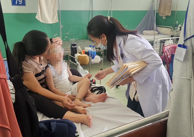 Sốt xuất huyết bước vào mùa cao điểm, chuyên gia đưa ra lời khuyên quan trọng - Ảnh 2.