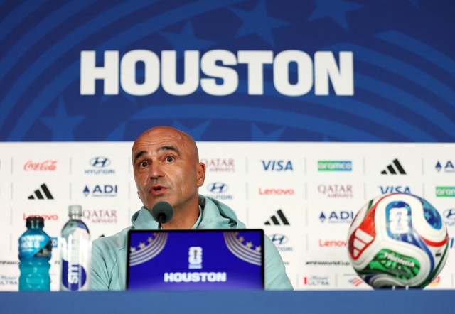 Đội tuyển Bồ Đào Nha có biến, HLV Martinez phải giải thích, Ronaldo viết tâm thư- Ảnh 1. Đội tuyển Bồ Đào Nha có biến, HLV Martinez phải giải thích, Ronaldo viết tâm thư- Ảnh 1.