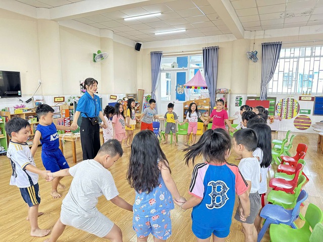 Cô gái 18 tuổi từng đi làm công nhân để theo đuổi giấc mơ học đại học- Ảnh 2. Cô gái 18 tuổi từng đi làm công nhân để theo đuổi giấc mơ học đại học- Ảnh 2.
