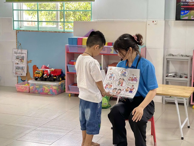 Cô gái 18 tuổi từng đi làm công nhân để theo đuổi giấc mơ học đại học- Ảnh 3. Cô gái 18 tuổi từng đi làm công nhân để theo đuổi giấc mơ học đại học- Ảnh 3.