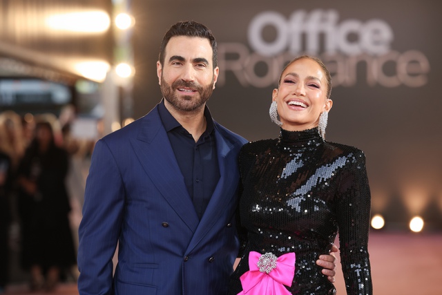 Jennifer Lopez t&igrave;m lại ch&iacute;nh m&igrave;nh sau cuộc ly h&ocirc;n ồn &agrave;o với Ben Affleck - Ảnh 2.
