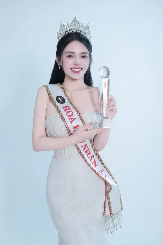 Nguyễn Phương Hoa đoạt Hoa hậu Nhân ái tại Hoa hậu Doanh nhân Hoàn vũ- Ảnh 1. Nguyễn Phương Hoa đoạt Hoa hậu Nhân ái tại Hoa hậu Doanh nhân Hoàn vũ- Ảnh 1.