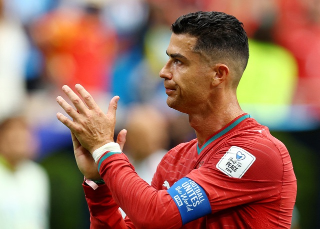 Thống k&ecirc; tồi tệ của Ronaldo: Đ&aacute; như thế, &lsquo;cửa&rsquo; g&igrave; so với Messi!- Ảnh 2.