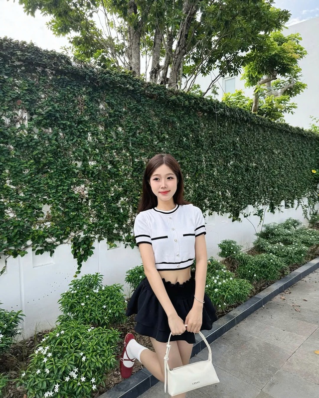 Thay đổi diện mạo với chân váy tầng, trẻ trung mà vẫn thanh lịch- Ảnh 3. Thay đổi diện mạo với chân váy tầng, trẻ trung mà vẫn thanh lịch- Ảnh 3.
