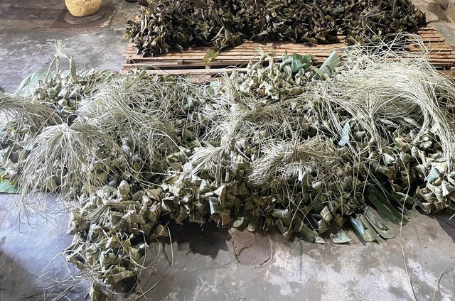 Đ&agrave; Nẵng: Thu giữ 3.000 b&aacute;nh &uacute; tro chứa h&agrave;n the chuẩn bị b&aacute;n ra thị trường- Ảnh 1.