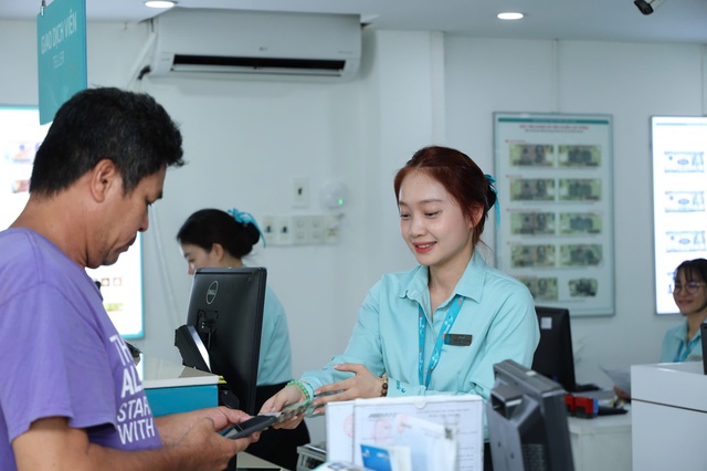 ABBank Khánh Hòa đồng hành cùng khách hàng trong kỷ nguyên số- Ảnh 2. ABBank Khánh Hòa đồng hành cùng khách hàng trong kỷ nguyên số- Ảnh 2.