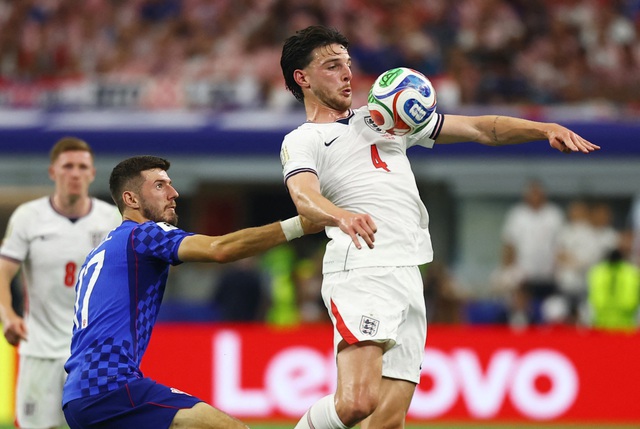 HLV Tuchel n&oacute;i điều cực bất ngờ về chấn thương của Declan Rice sau trận Anh thắng Croatia, h&oacute;a ra l&agrave;&hellip;- Ảnh 1.