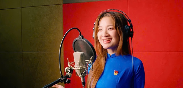 Nhiều nghệ sĩ nổi tiếng hát 'Áo xanh gọi tương lai' chào mừng Đại hội Đoàn- Ảnh 4. Nhiều nghệ sĩ nổi tiếng hát 'Áo xanh gọi tương lai' chào mừng Đại hội Đoàn- Ảnh 4.