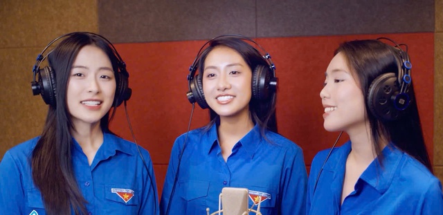 Nhiều nghệ sĩ nổi tiếng hát 'Áo xanh gọi tương lai' chào mừng Đại hội Đoàn- Ảnh 7. Nhiều nghệ sĩ nổi tiếng hát 'Áo xanh gọi tương lai' chào mừng Đại hội Đoàn- Ảnh 7.