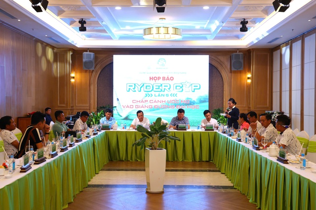 Giải golf hướng về tân sinh viên có hoàn cảnh khó khăn- Ảnh 1. Giải golf hướng về tân sinh viên có hoàn cảnh khó khăn- Ảnh 1.