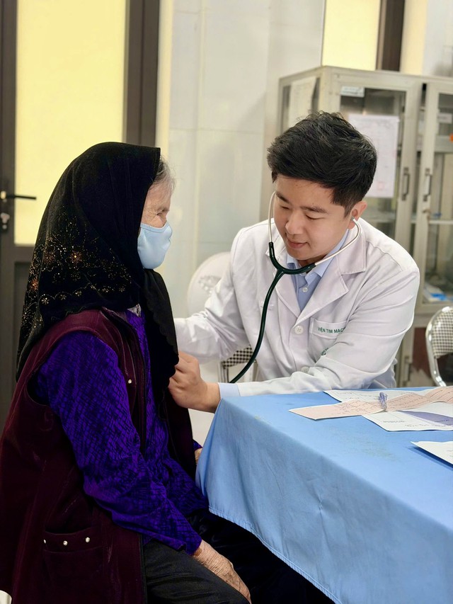 Chuyên gia Viện Tim mạch Việt Nam tư vấn sự kiện 'Sức Mạnh Trị Liệu Của Biển'- Ảnh 2. Chuyên gia Viện Tim mạch Việt Nam tư vấn sự kiện 'Sức Mạnh Trị Liệu Của Biển'- Ảnh 2.