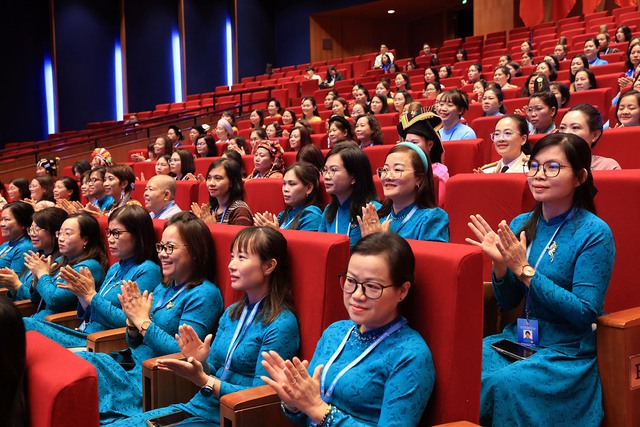 Phụ nữ phải là chủ thể kiến tạo tương lai- Ảnh 3. Phụ nữ phải là chủ thể kiến tạo tương lai- Ảnh 3.