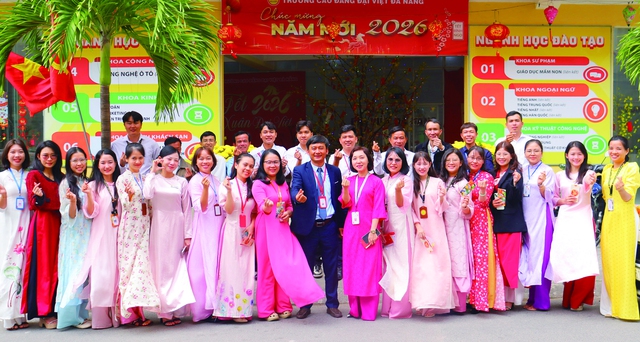 25 năm Trường cao đẳng Đại Việt Đà Nẵng: Hành trình đồng hành tri thức - Vững bước tương lai- Ảnh 5. 25 năm Trường cao đẳng Đại Việt Đà Nẵng: Hành trình đồng hành tri thức - Vững bước tương lai- Ảnh 5.