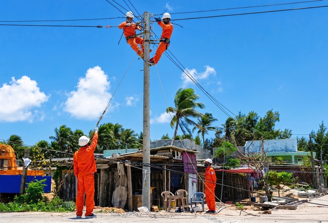 Đặc khu Phú Quý: Giữ ổn định điện cho đời sống và du lịch- Ảnh 1. Đặc khu Phú Quý: Giữ ổn định điện cho đời sống và du lịch- Ảnh 1.