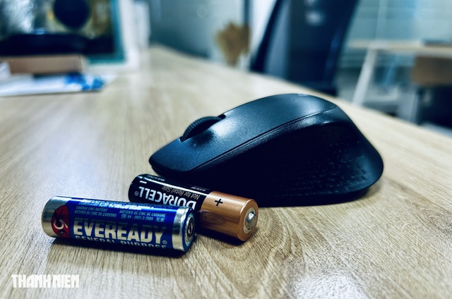 Chuột kh&ocirc;ng d&acirc;y Bluetooth hay Wireless 'ngốn' pin hơn? - Ảnh 1.