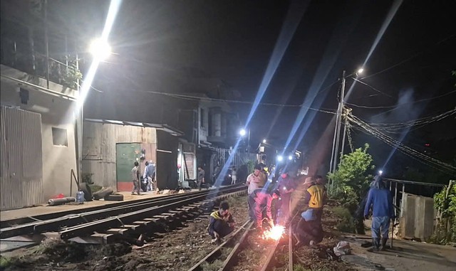 Ga xe lửa Đà Lạt và đường ray được sửa chữa sau hơn 30 năm khai thác- Ảnh 5. Ga xe lửa Đà Lạt và đường ray được sửa chữa sau hơn 30 năm khai thác- Ảnh 5.