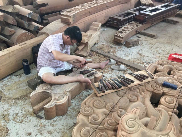 Những người miệt mài phục hồi điện Cần Chánh từ phế tích - Ảnh 4.