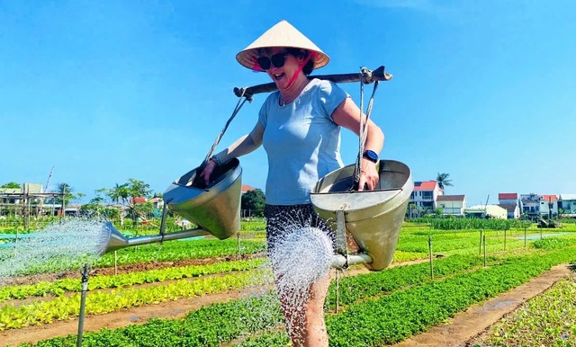 L&yacute; do du kh&aacute;ch nước ngo&agrave;i d&agrave;nh cả chuyến đi chỉ ở một nơi của Việt Nam - Ảnh 2.