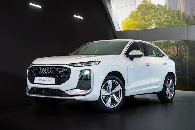 Audi Việt Nam trình làng SUV hạng sang cỡ nhỏ, quyết 'đấu' BMW X1 - Ảnh 2. Audi Việt Nam trình làng SUV hạng sang cỡ nhỏ, quyết 'đấu' BMW X1 - Ảnh 2.