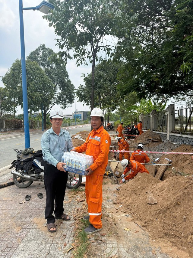 Ng&agrave;nh điện th&agrave;nh phố mang t&ecirc;n B&aacute;c lu&ocirc;n xung k&iacute;ch trong đổi mới v&agrave; chuyển đổi số - Ảnh 2.