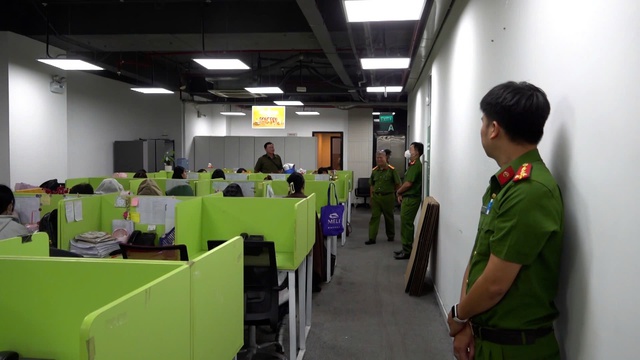 Vụ 'bán hợp đồng kỳ nghỉ': Bị hại càng muốn gỡ vốn thì càng sa bẫy- Ảnh 4. Vụ 'bán hợp đồng kỳ nghỉ': Bị hại càng muốn gỡ vốn thì càng sa bẫy- Ảnh 4.