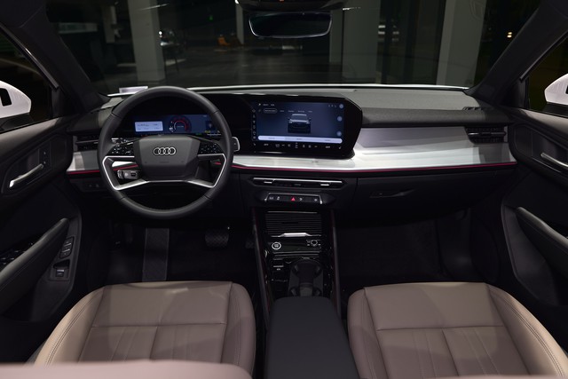 Audi Việt Nam trình làng SUV hạng sang cỡ nhỏ, quyết 'đấu' BMW X1 - Ảnh 3. Audi Việt Nam trình làng SUV hạng sang cỡ nhỏ, quyết 'đấu' BMW X1 - Ảnh 3.