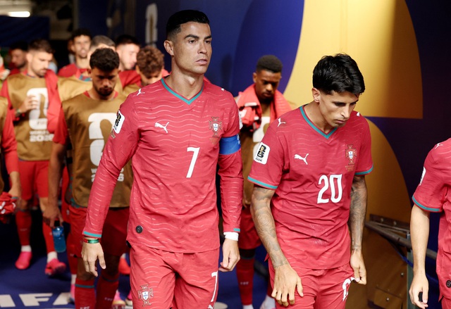 ‘Fan cuồng’ của Ronaldo tấn công mạng xã hội cầu thủ Bồ Đào Nha- Ảnh 1. ‘Fan cuồng’ của Ronaldo tấn công mạng xã hội cầu thủ Bồ Đào Nha- Ảnh 1.