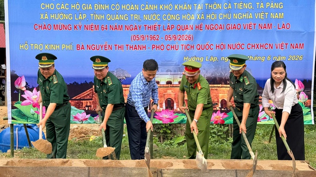 Khởi công xây 5 căn nhà 'Nghĩa tình biên giới Việt Nam - Lào'- Ảnh 1. Khởi công xây 5 căn nhà 'Nghĩa tình biên giới Việt Nam - Lào'- Ảnh 1.
