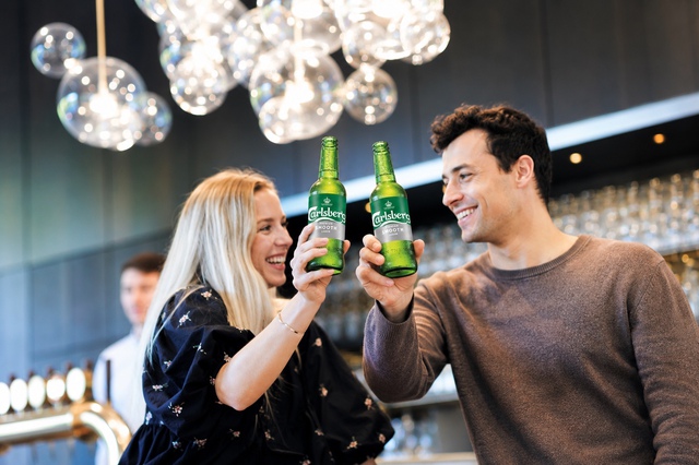 Carlsberg Smooth nâng tầm cuộc vui bằng vị bia êm mượt- Ảnh 1. Carlsberg Smooth nâng tầm cuộc vui bằng vị bia êm mượt- Ảnh 1.