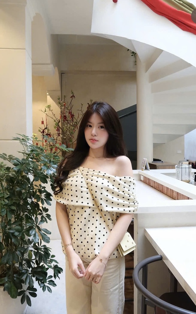 Kích thước nhỏ, sức hút lớn từ những chiếc túi mini đeo chéo- Ảnh 3.