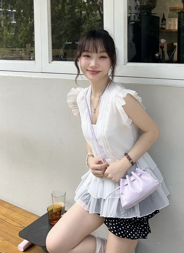 Kích thước nhỏ, sức hút lớn từ những chiếc túi mini đeo chéo- Ảnh 5.