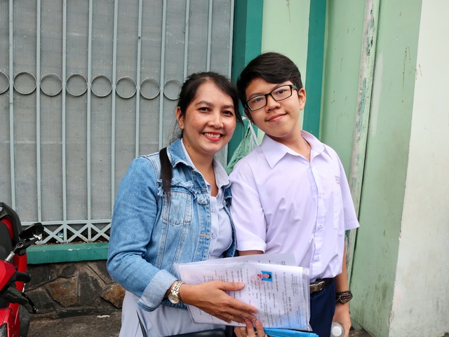 Thi xong lớp 10, th&iacute; sinh tự tin đạt điểm cao, phụ huynh thưởng lớn  - Ảnh 3.